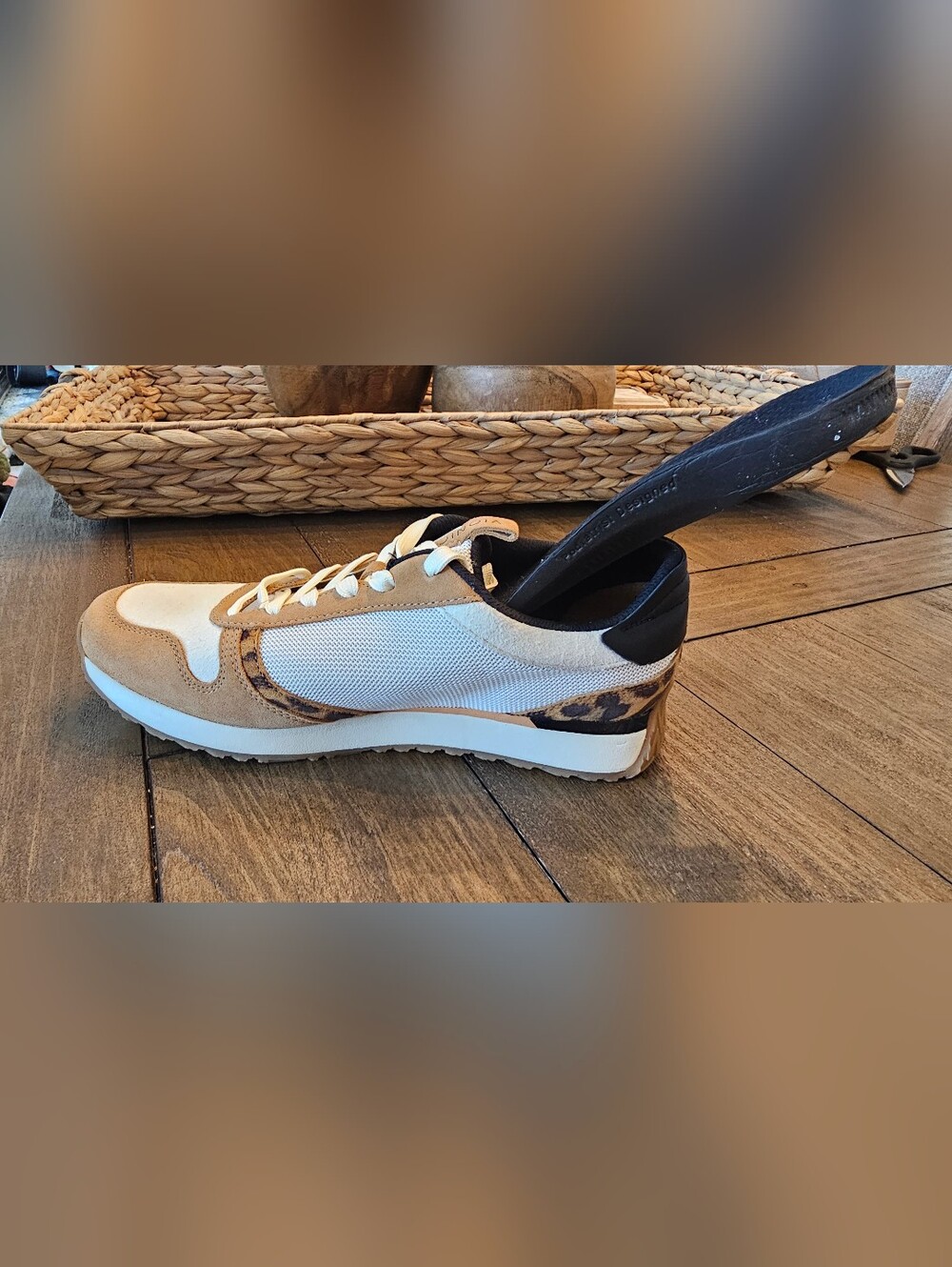 Vionic Women's Orthopedic Tan White Lace-Up Sneakers Women's Sz 8.5 - Picture 8 of 12